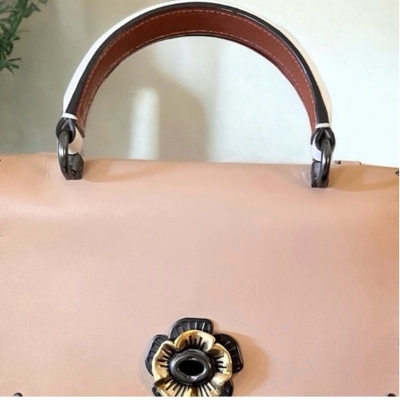 Coach Parker Top Handle In Signature Canvas with beautiful rose closure - Picture 15 of 17